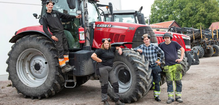 Lantbrukslever vid traktorer